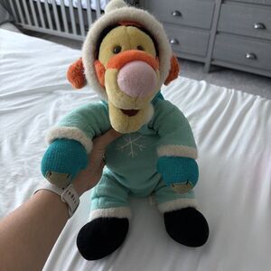 Tigger Disney World Plush Set Snowsuit Winter 18" Holiday